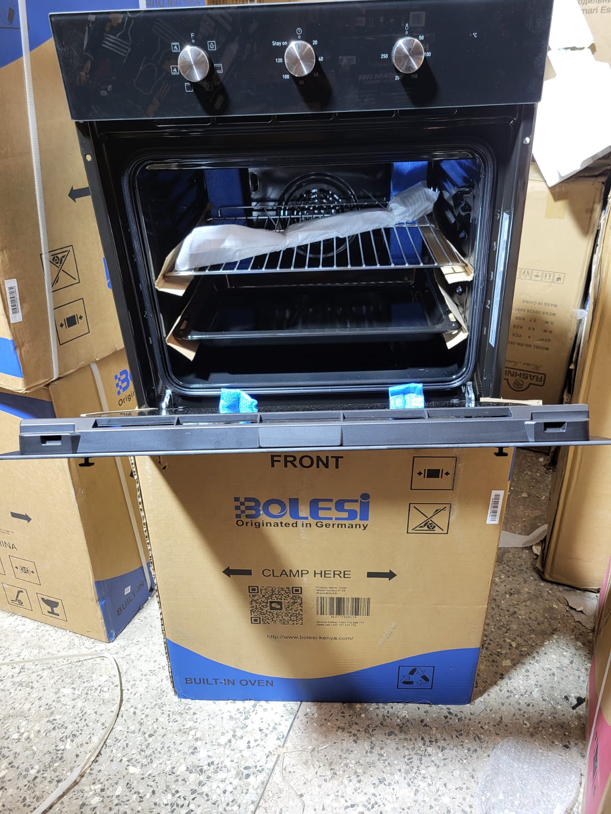 Bolesi 65 litres OVEN uses knobs to control,with fan and comes with grilling and baking tray and heating element  up, bottom and conventional.